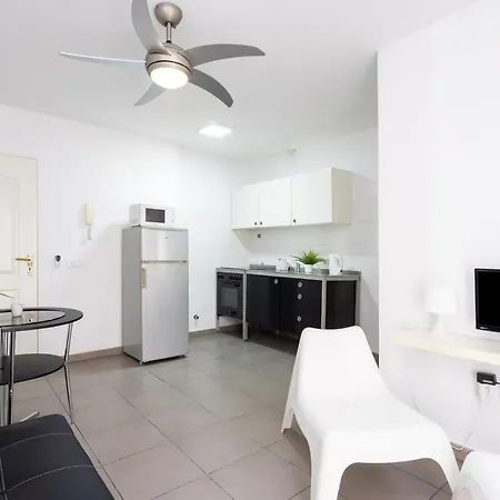 Live Arona Callao Right Apartament شقة أرونا